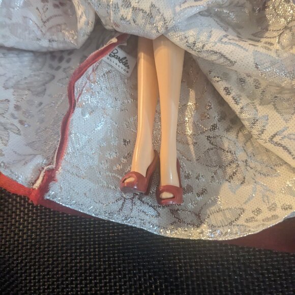 Holiday barbie - Picture 2 of 5